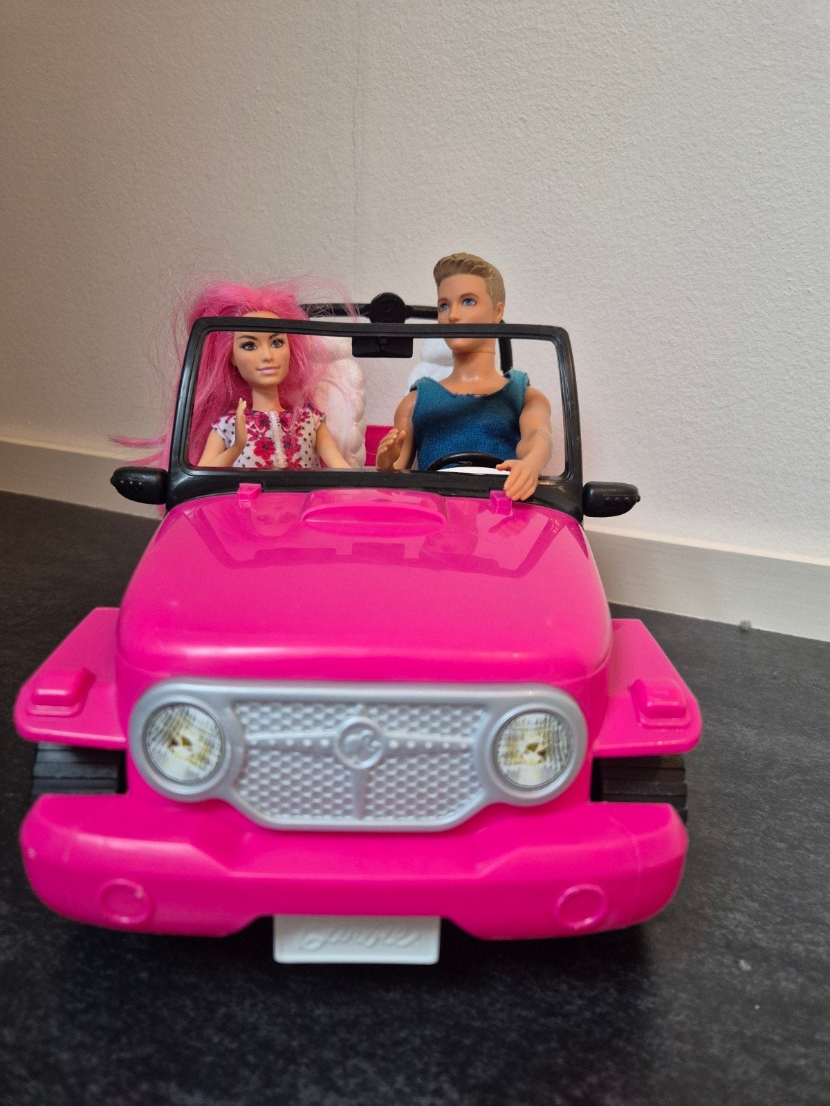 Barbie auto met barbie en ken, Ophalen of Verzenden, Barbie