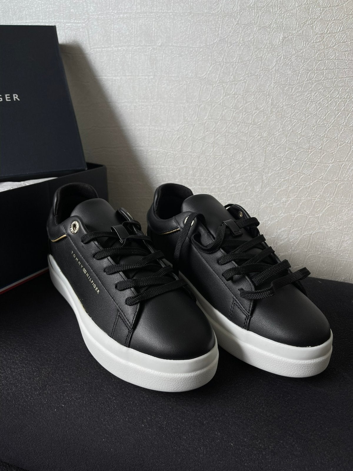 Nieuw Tommy Hilfiger leren dames sneakers 38 zwart, Zwart, Nieuw, Ophalen of Verzenden, Sneakers of Gympen