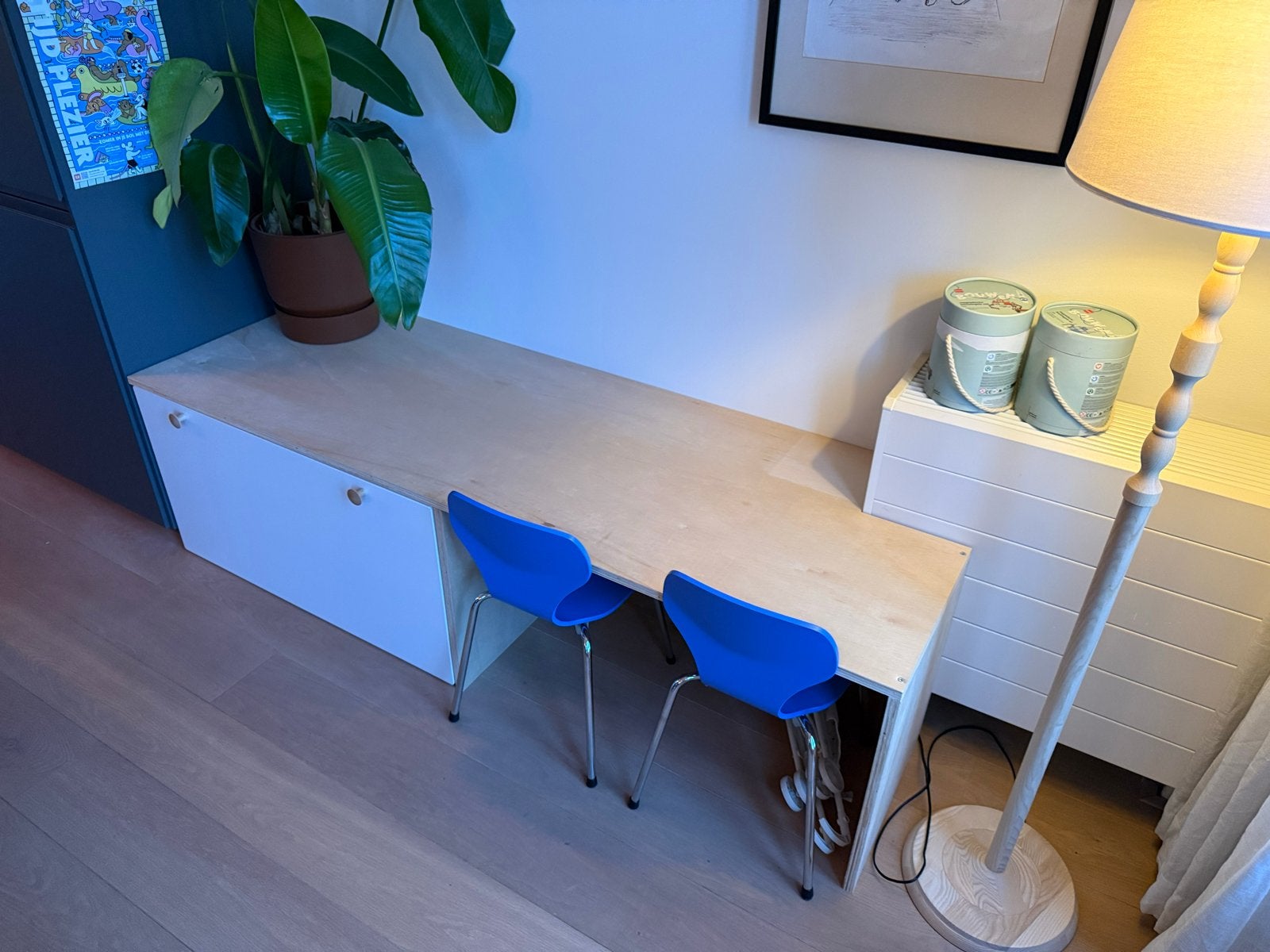 Modern kinderbureau met opbergruimte, Ophalen, Opbergruimte, Hout, Kinderbureau