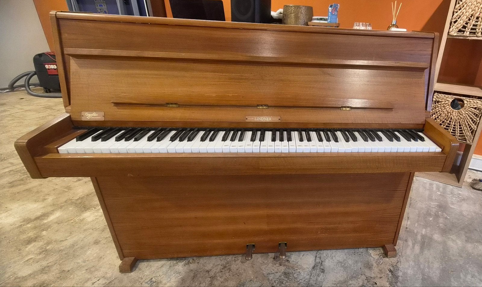 Lindner Piano. Opknapper en daarom gratis af te halen., Ophalen, Gebruikt, Zwart