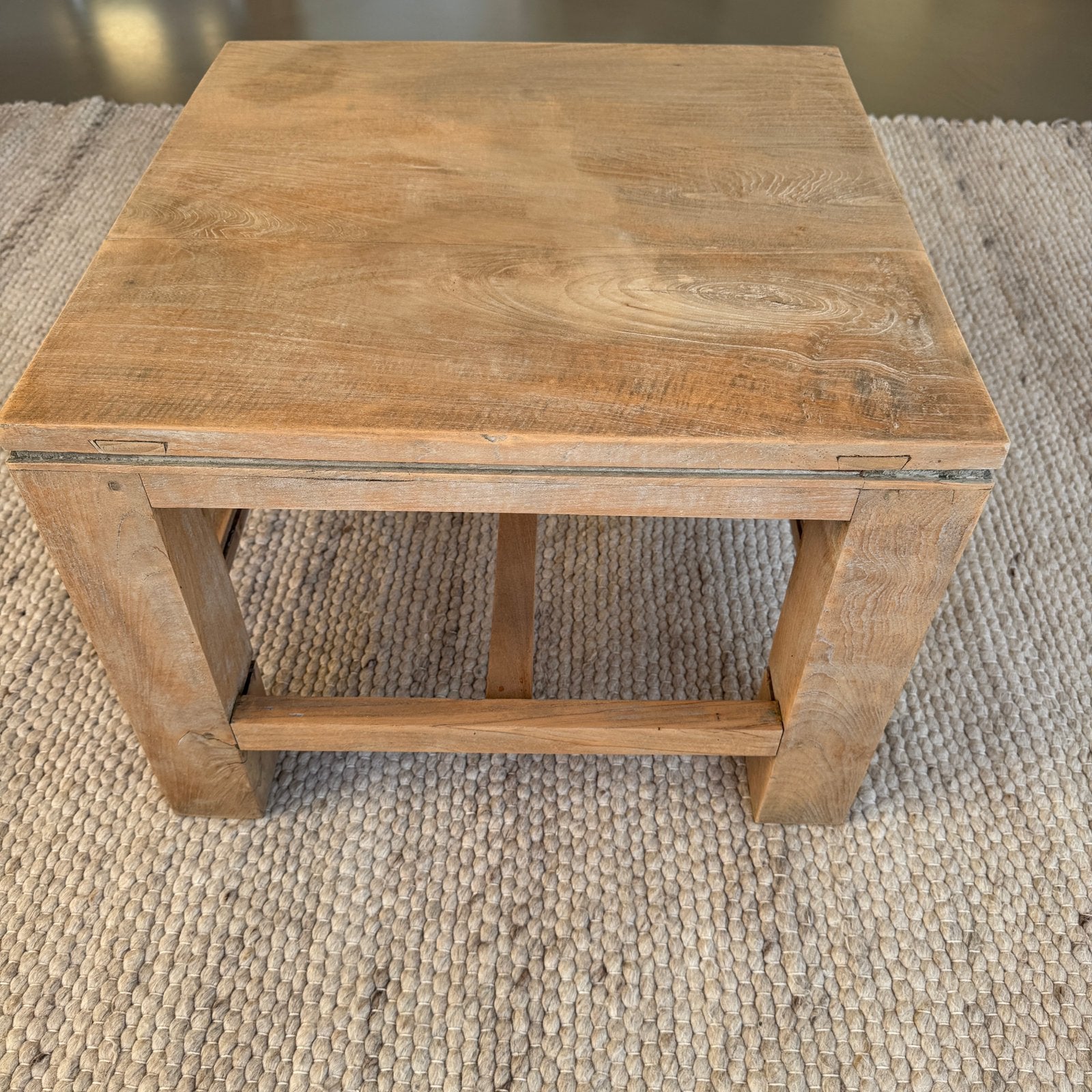Massief teakhouten onbewerkte salontafel (snel ophalen), Ophalen, Minder dan 45 cm, Vierkant, 55 tot 75 cm