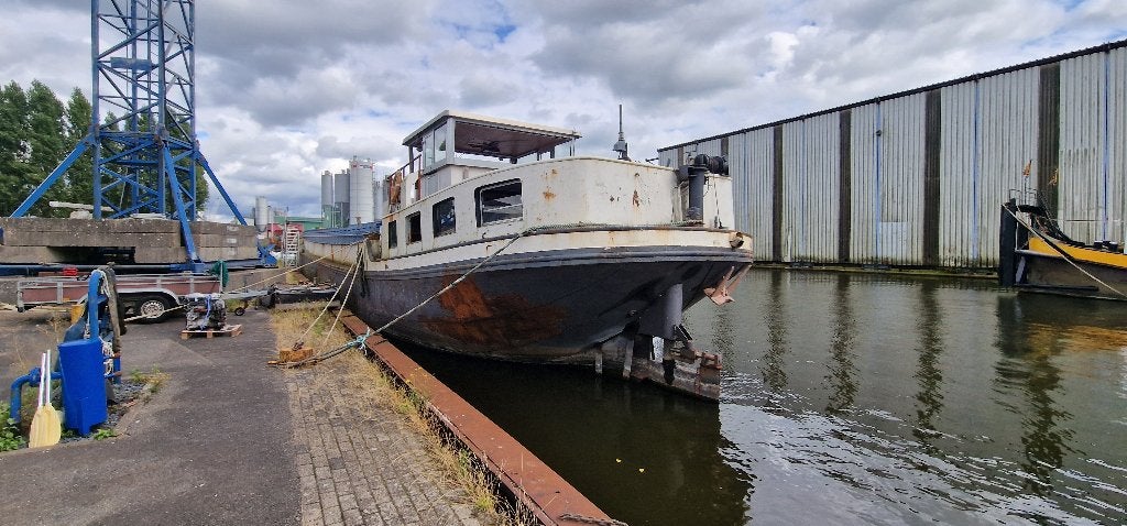 Motorvrachtship - Casco woonschip - Luxe motor, Ophalen, Gebruikt, Meer dan 200 pk, Diesel