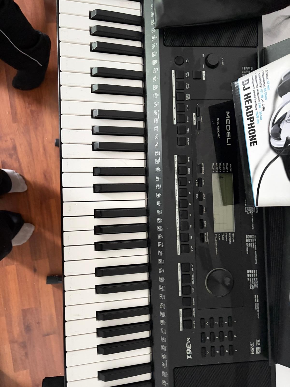 Medeli M361 Keyboard met standaard en koptelefoon, Muziek en Instrumenten, Keyboards, Ophalen of Verzenden