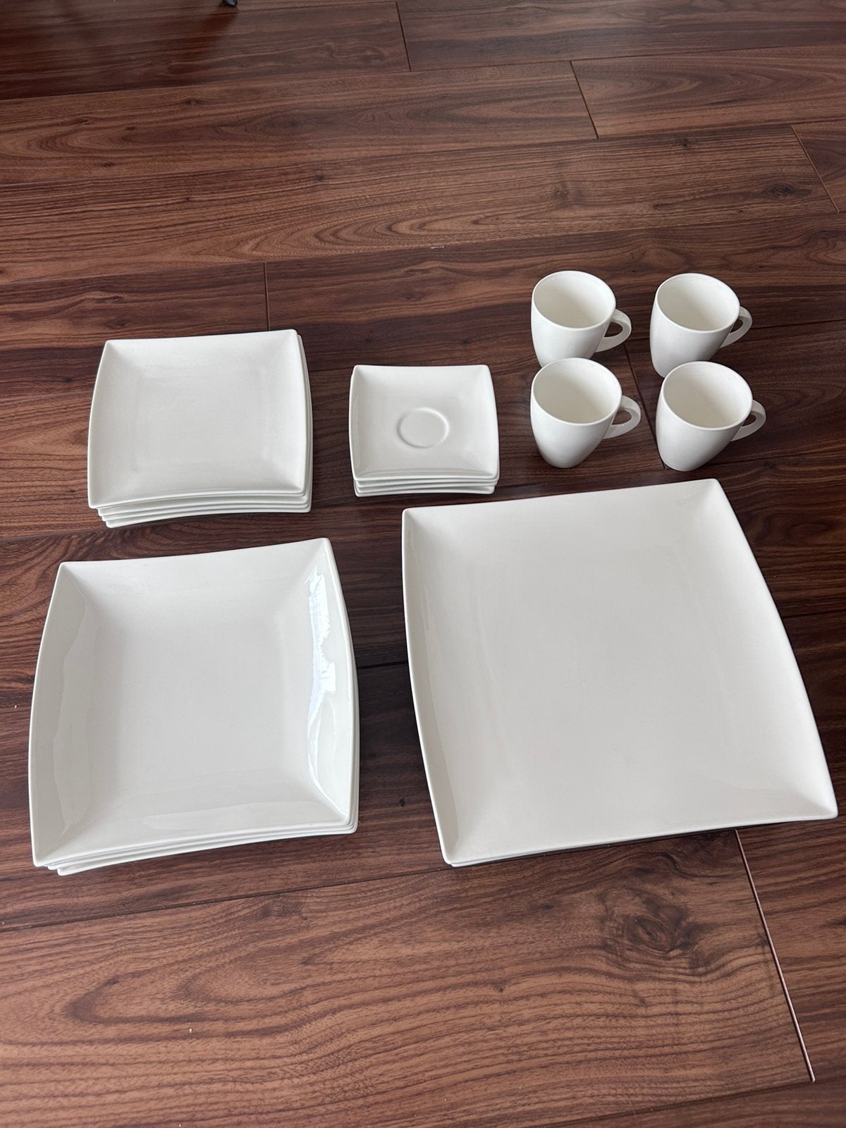 Maxwell & Williams “White Basics” serviesset – 23-delig, Ophalen, Gebruikt, Overige merken, Bord(en)