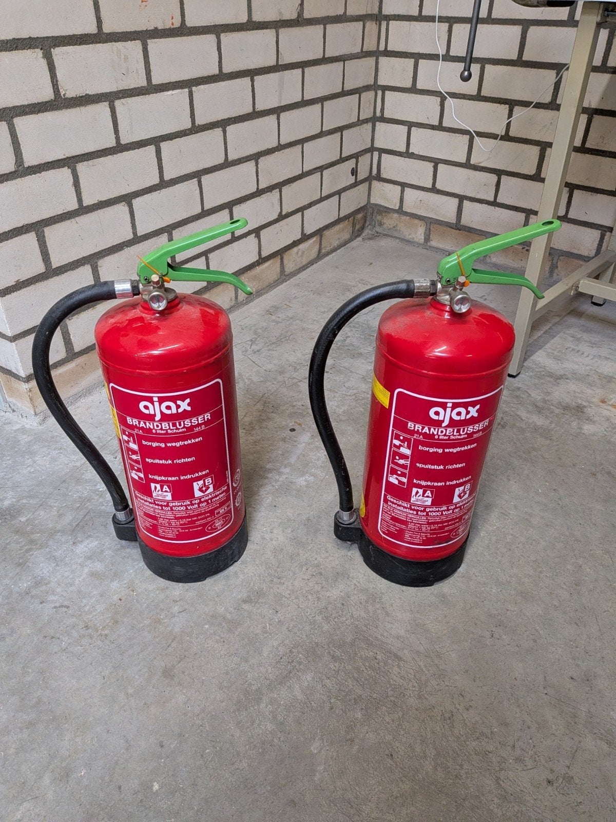 2x Ajax Brandblusser - Schuimblusser, Ophalen