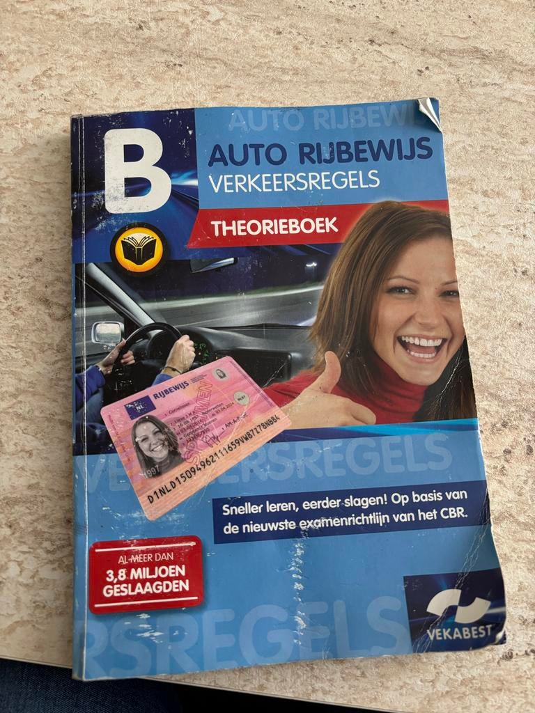 Auto theorieboek VekaBest, Ophalen of Verzenden, Gelezen, Algemeen