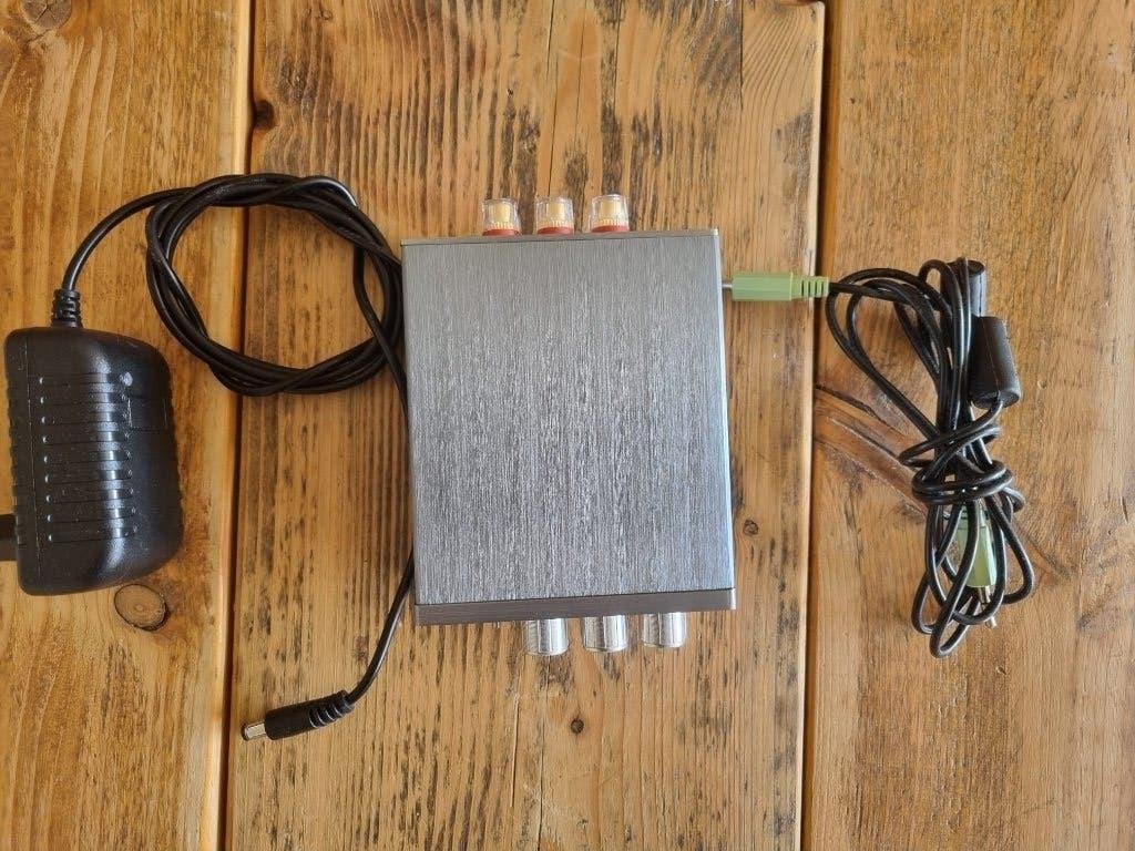 Versterker (2x50W, 1x100W) inclusief voeding en aux kabel, Overige merken, Ophalen of Verzenden, Zo goed als nieuw, 60 tot 120 watt