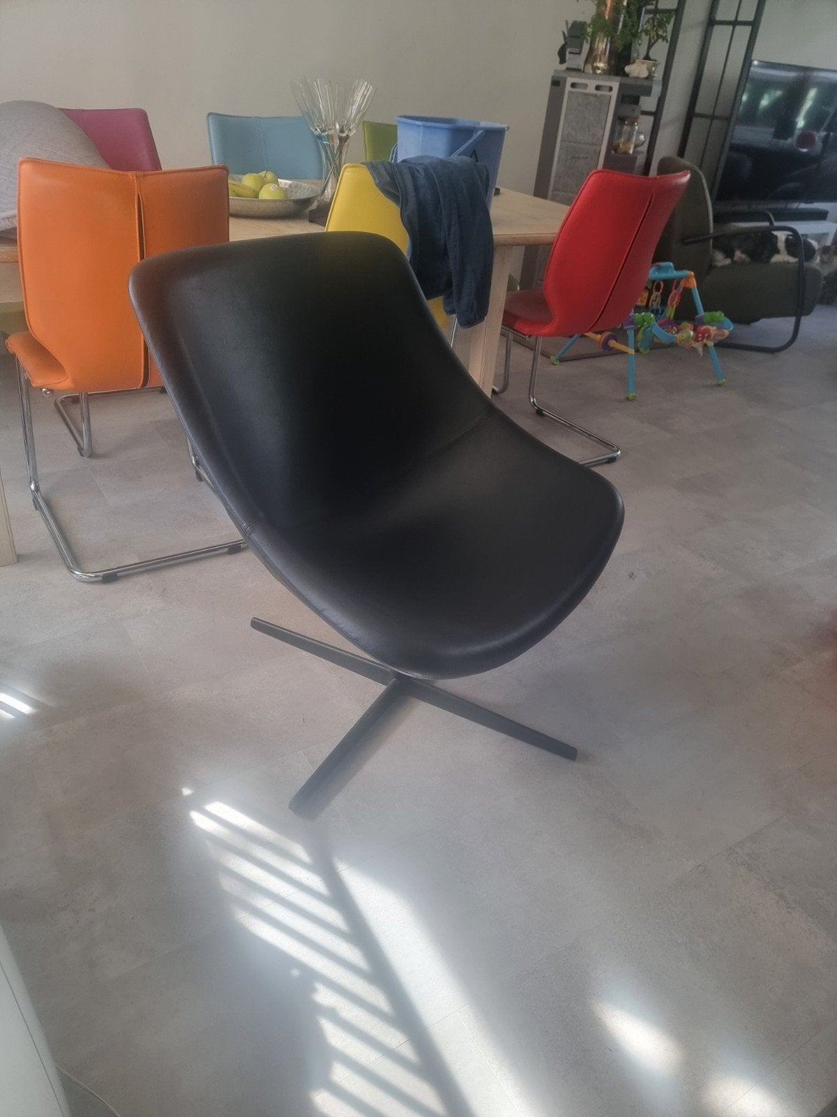 Stoel, draaistoel zwart leder design, Ophalen, Zwart, Leer, Zo goed als nieuw