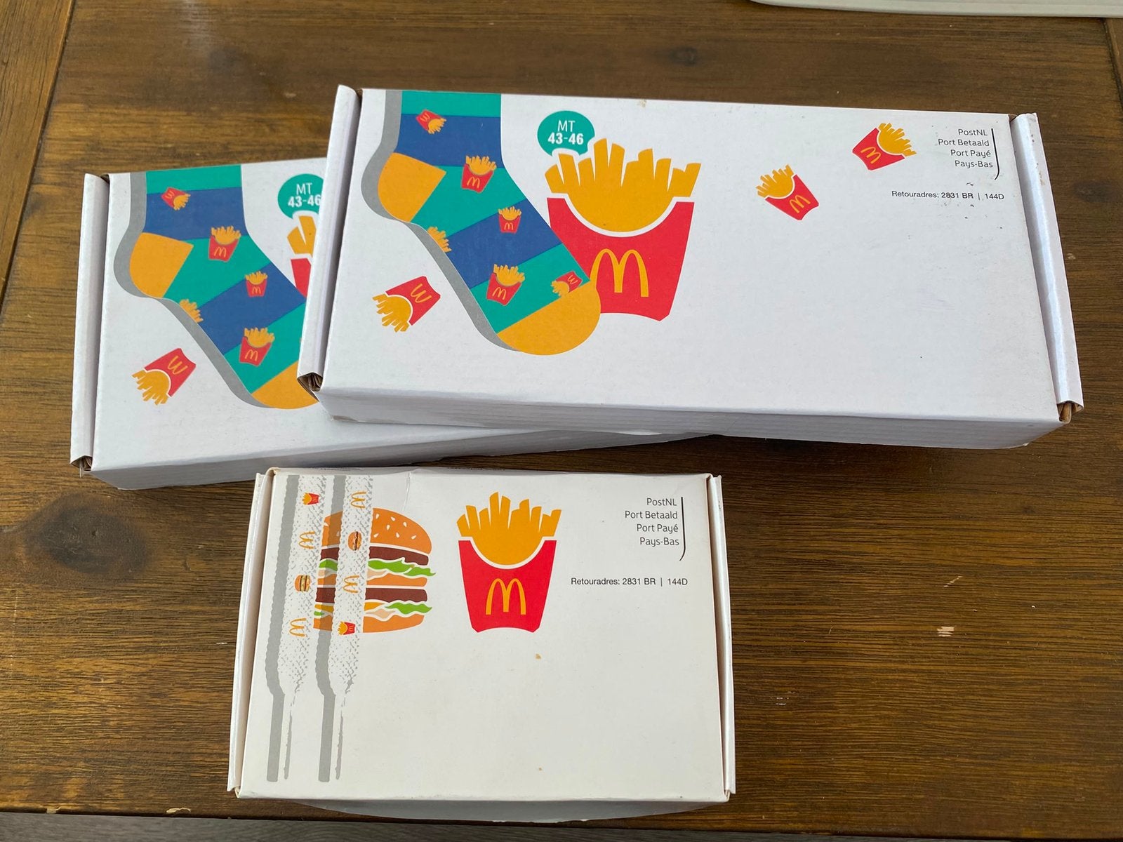 2 paar sokken en veters van mc donalds, Kleding | Heren, Sokken en Kousen, Ophalen of Verzenden, Zo goed als nieuw, Maat 43 t/m 46