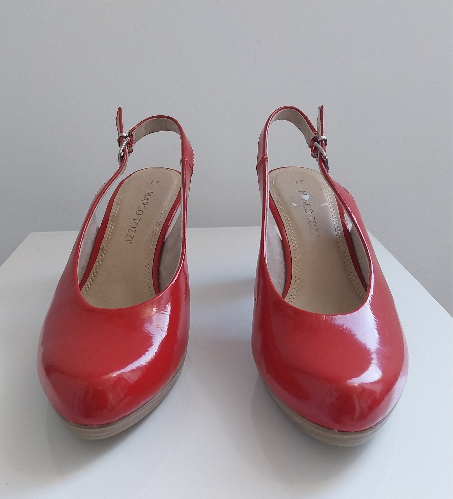 Pump s Oliver, maat 37, rood
Nooit gedragen, Ophalen of Verzenden, Nieuw, Rood