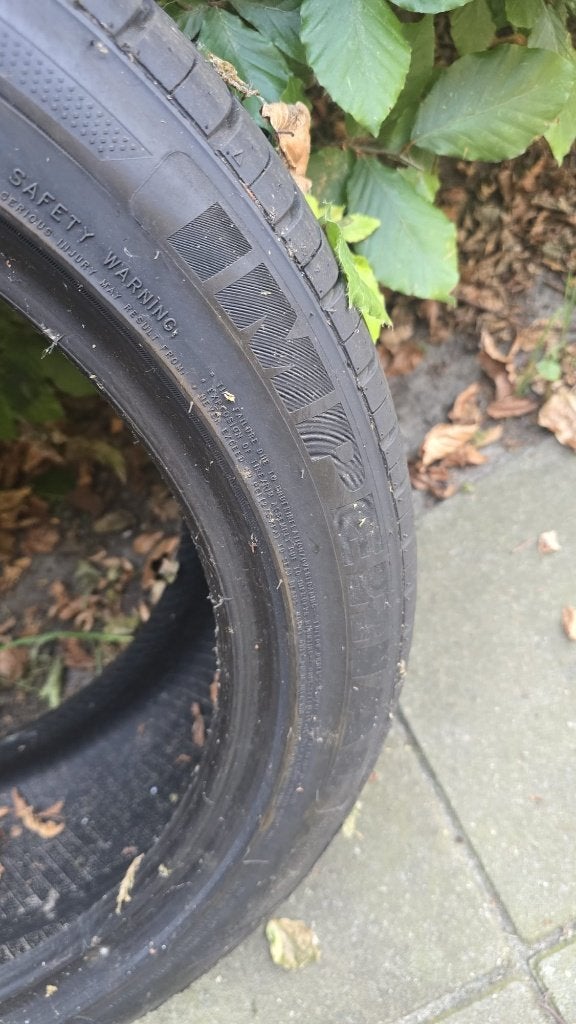 Imperial 18 inch (225 45 18) & Pirelli P Zero (245 45 20), Auto-onderdelen, Banden en Velgen, Ophalen, 18 inch, Band(en), Zomerbanden