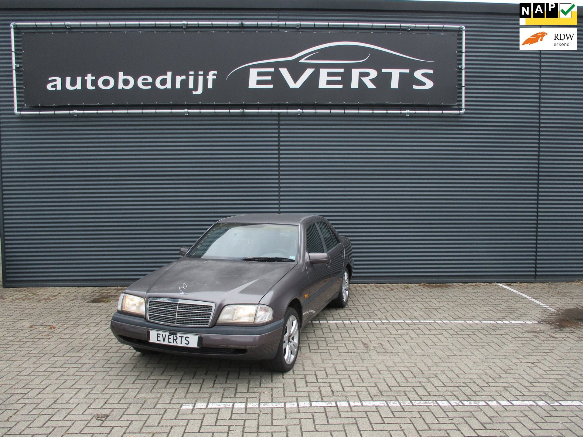 Mercedes-Benz C-klasse 180 Elegance 155173 km Nederlandse au, Auto's, Gebruikt, Zwart, 4 cilinders, 1799 cc