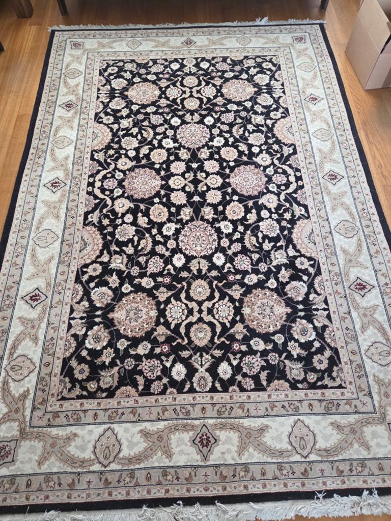 Prachtig Turks tapijt, zwart met bloemmotief, Huis en Inrichting, Ophalen, Bruin, 100 tot 150 cm, Perzisch, Klassiek, Oosters