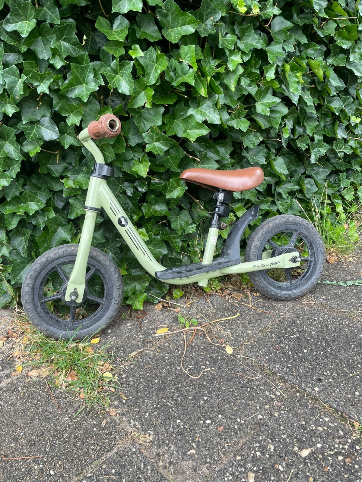 Loopfiets - bandits & angels, Ophalen, Zo goed als nieuw, Minder dan 16 inch