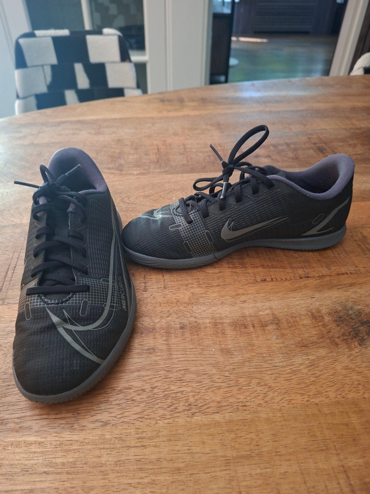 Nike Mercurial zaalvoetbalschoenen - Zwart maat 36, Maat XS of kleiner, Schoenen, Ophalen of Verzenden, Zo goed als nieuw