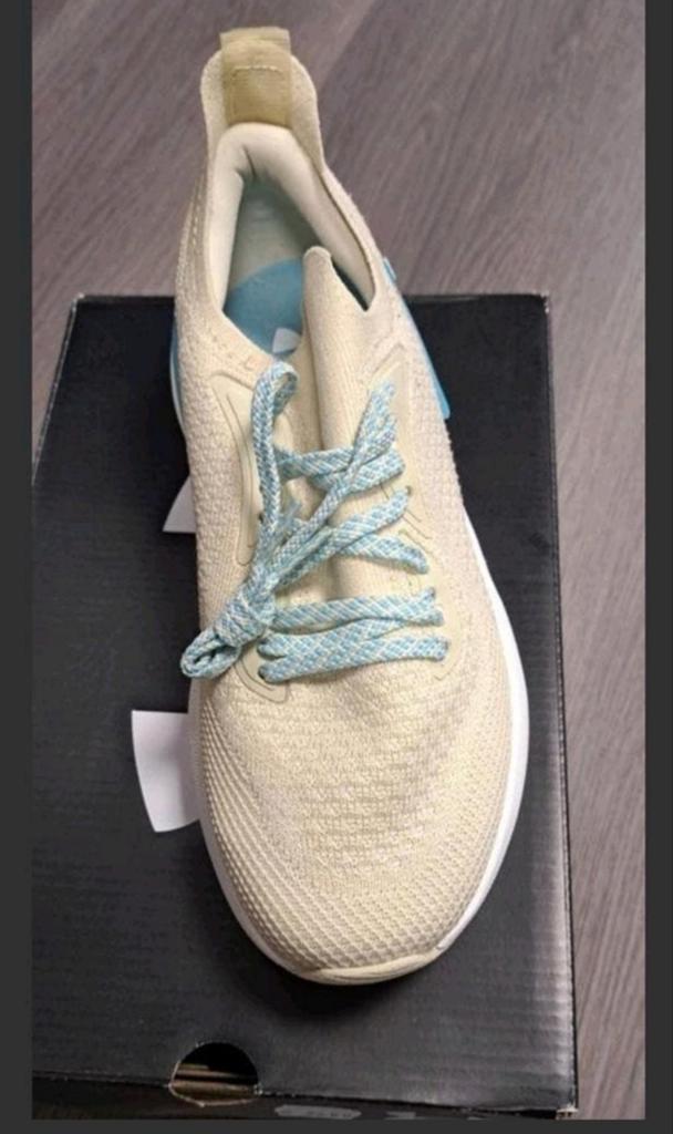 Under Armour UA W Shift - Maat 39 - Nieuw, -, -, Nieuw, Ophalen of Verzenden