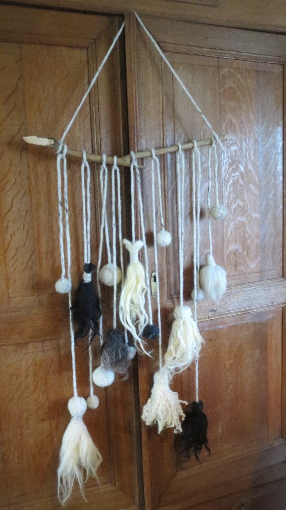 DECORATOEF wol, vilt, versiering, kwasten, toeven, bol, 2, Meerkleurig, Ophalen of Verzenden, Natuurlijk materiaal, Handgemaakt