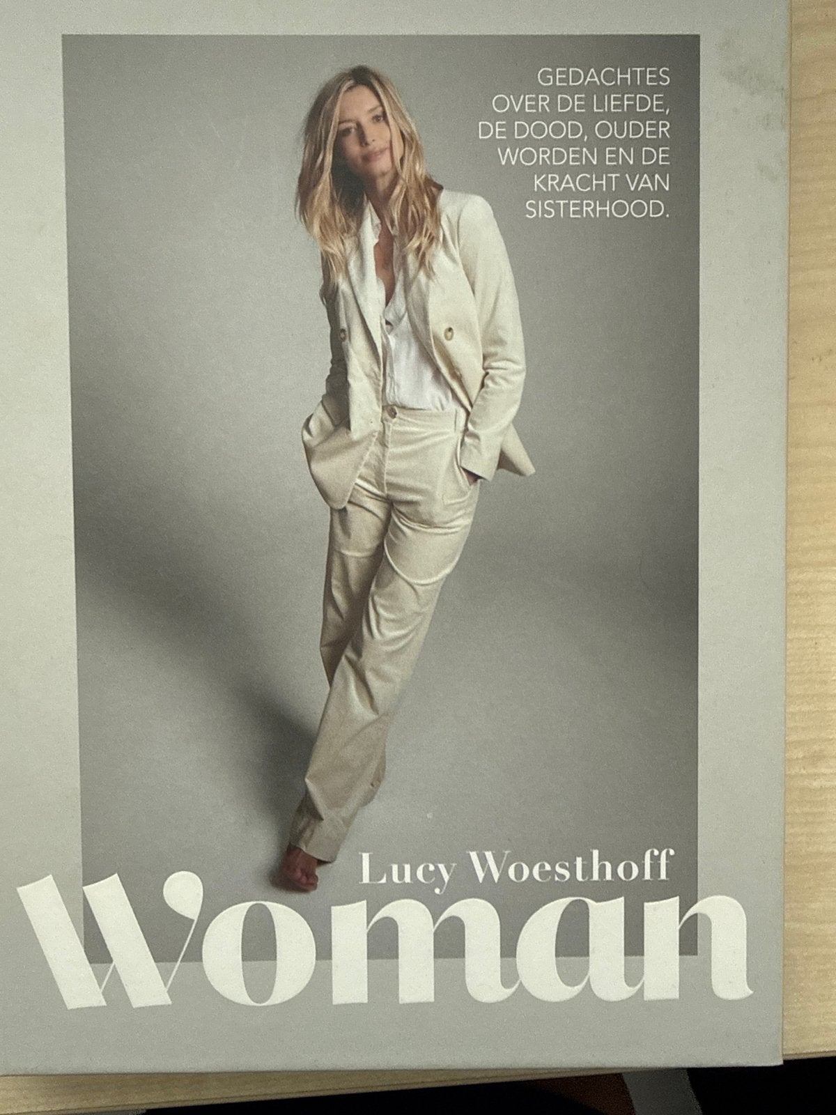 Woman - Lucy Woesthoff (Gelezen), Ophalen of Verzenden, Gelezen