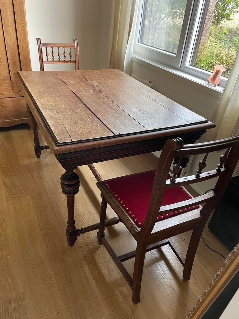Houten tafel met 4 stoelen Henri Deux, moet opgeknapt worden, Antiek en Kunst, Ophalen