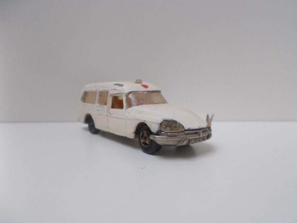 5732 Citroën DS 21 Ambulance Majorette No 206, Ophalen of Verzenden, Gebruikt, Auto