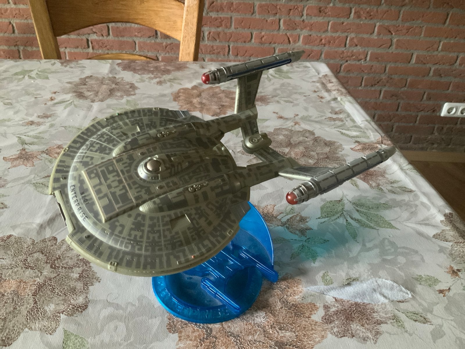 Star Trek U.S.S. Enterprise NCC-1701-E Model, Hobby en Vrije tijd, Modelbouw | Vliegtuigen en Helikopters, Ophalen, Zo goed als nieuw