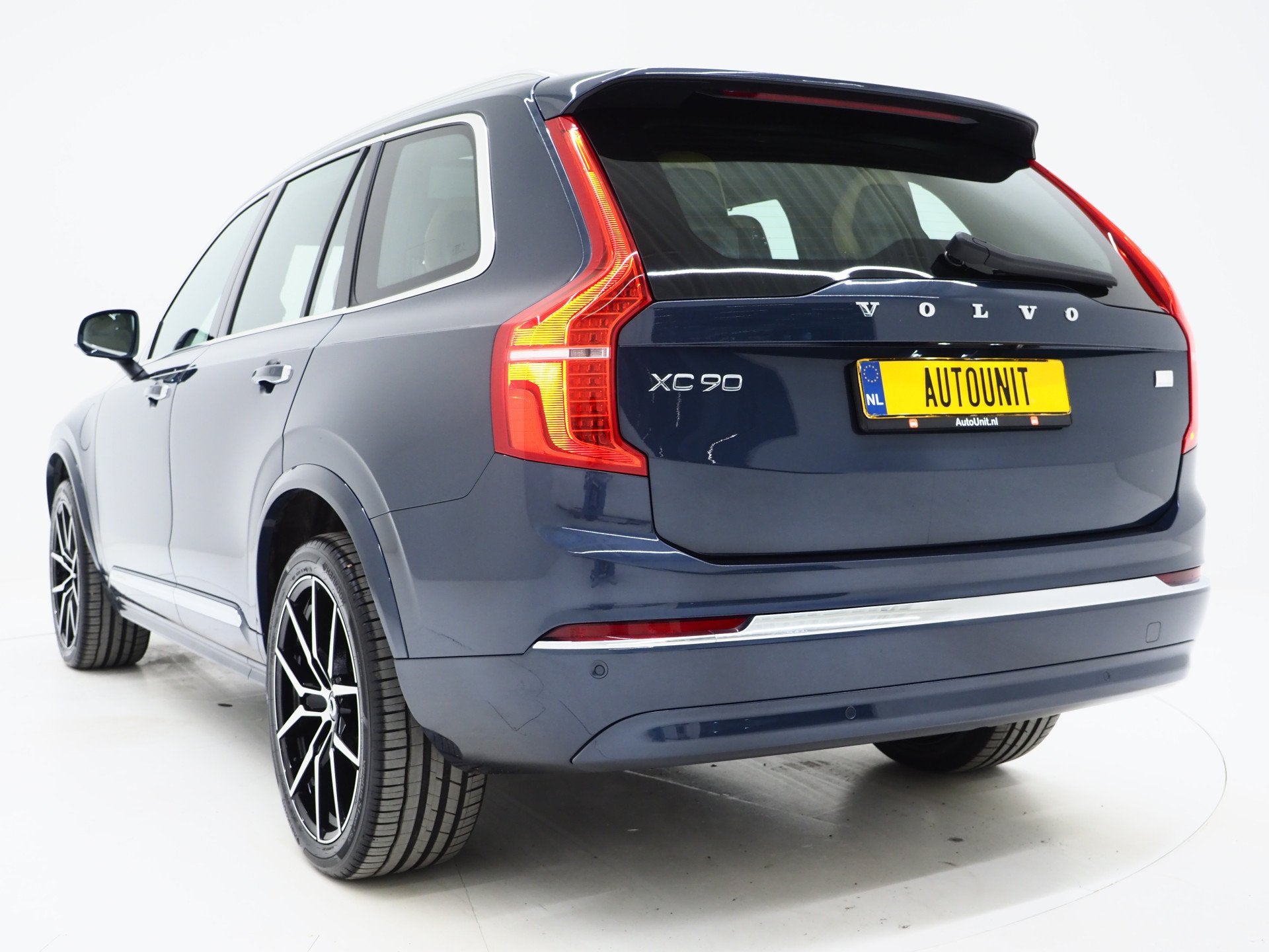 Volvo XC90 2.0 T8 Recharge AWD Ultimate 7P Long Range | Pano, Auto's, Gebruikt, 4 cilinders, Blauw, 7 stoelen