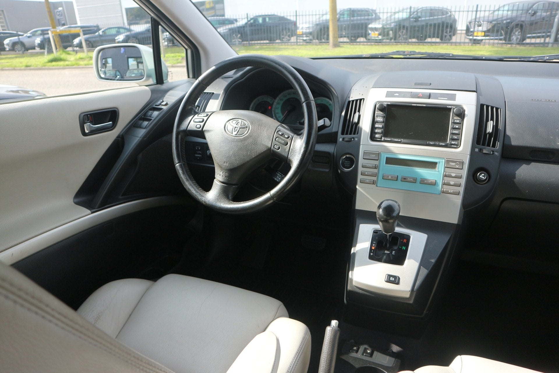Toyota Verso 1.8 VVT-i Terra 7persoons / AUTOMAAT / AIRCO /, Auto's, Gebruikt, 4 cilinders, 129 pk, 7 stoelen