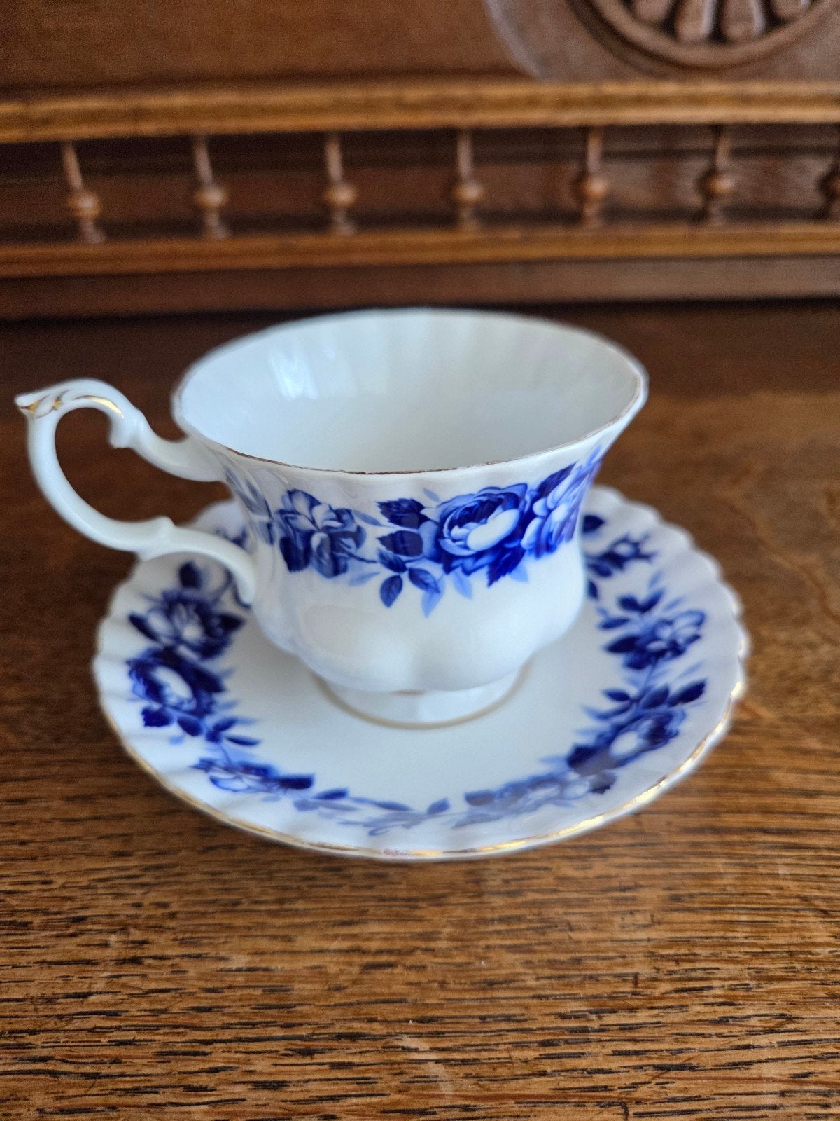 Royal Albert Aristocrat kop en schotel in goede staat, Antiek en Kunst, Ophalen of Verzenden