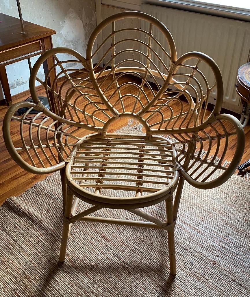 Rotan lotus kuipstoel, Huis en Inrichting, Stoelen, Ophalen, Overige kleuren, Riet of Rotan, Zo goed als nieuw