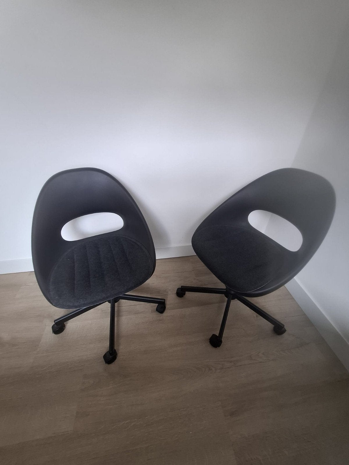 Twee zwarte IKEA bureaustoelen - Goede staat, Ophalen, Gebruikt, Zwart, Bureaustoel