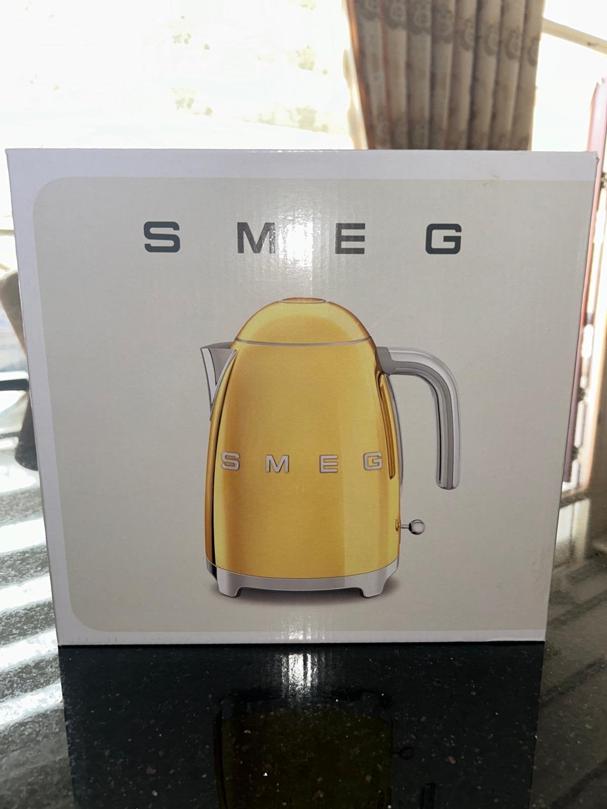 Smeg Waterkoker Goud - Nieuwstaat, 1 tot 2 liter, Ophalen of Verzenden, Nieuw, Draadloos