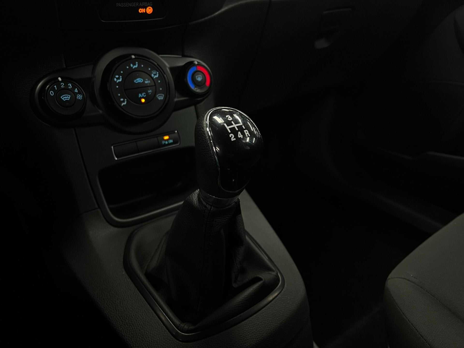 Foto 14 van Ford Fiesta 1.0 Airco | Parkeersensoren | Led