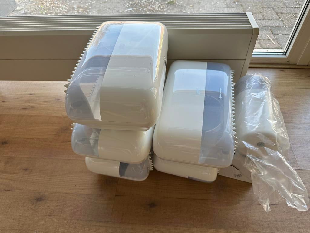 Tork T7 wc rol houder 5x, Ophalen, Zo goed als nieuw, Doos, Minder dan 35 cm