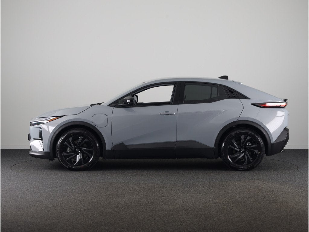 Toyota C-HR+ First Edition 77 kWh *DEMO* | Apple Carplay & A, 12 maanden, Stof, 227 pk, Origineel Nederlands
