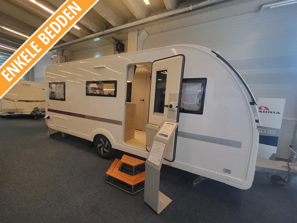 Adria Adora 532 UL; nieuwste model 2026, Alde kachel, Rondzit, Bedrijf, Adria, Overige typen