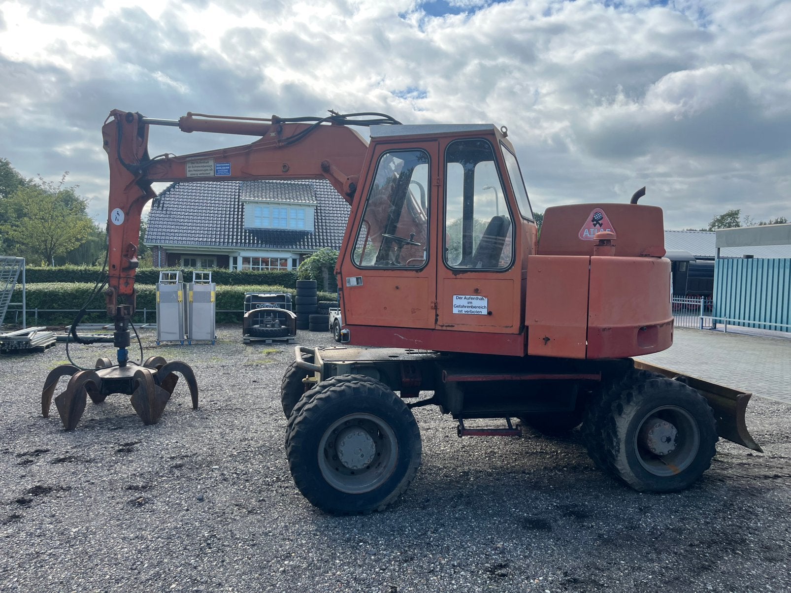 Atlas 1202D met roterende grijper, Ophalen, Graafmachine