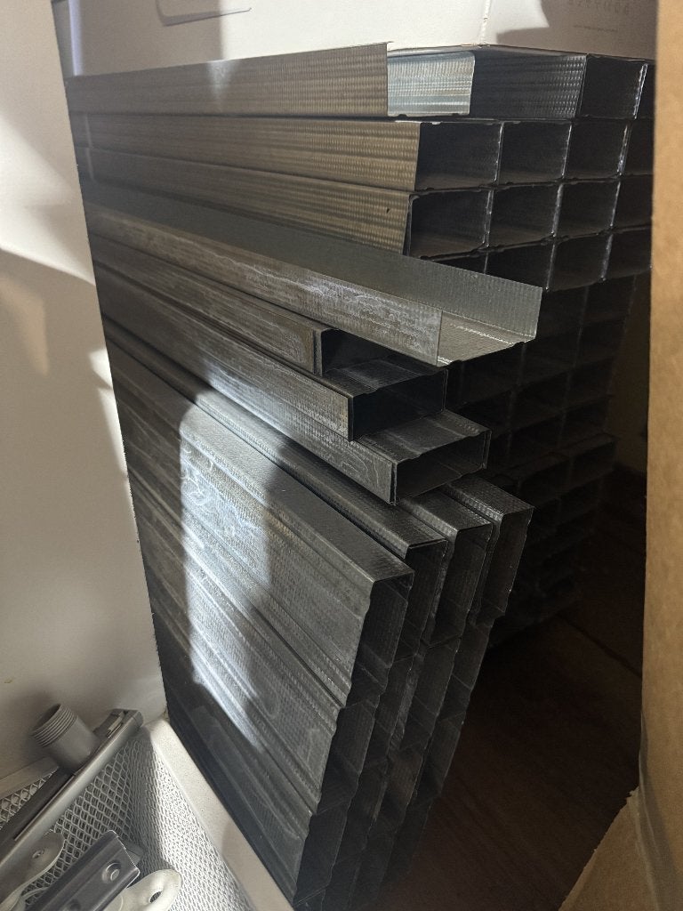 Metal stud, Ophalen, Nieuw, IJzer