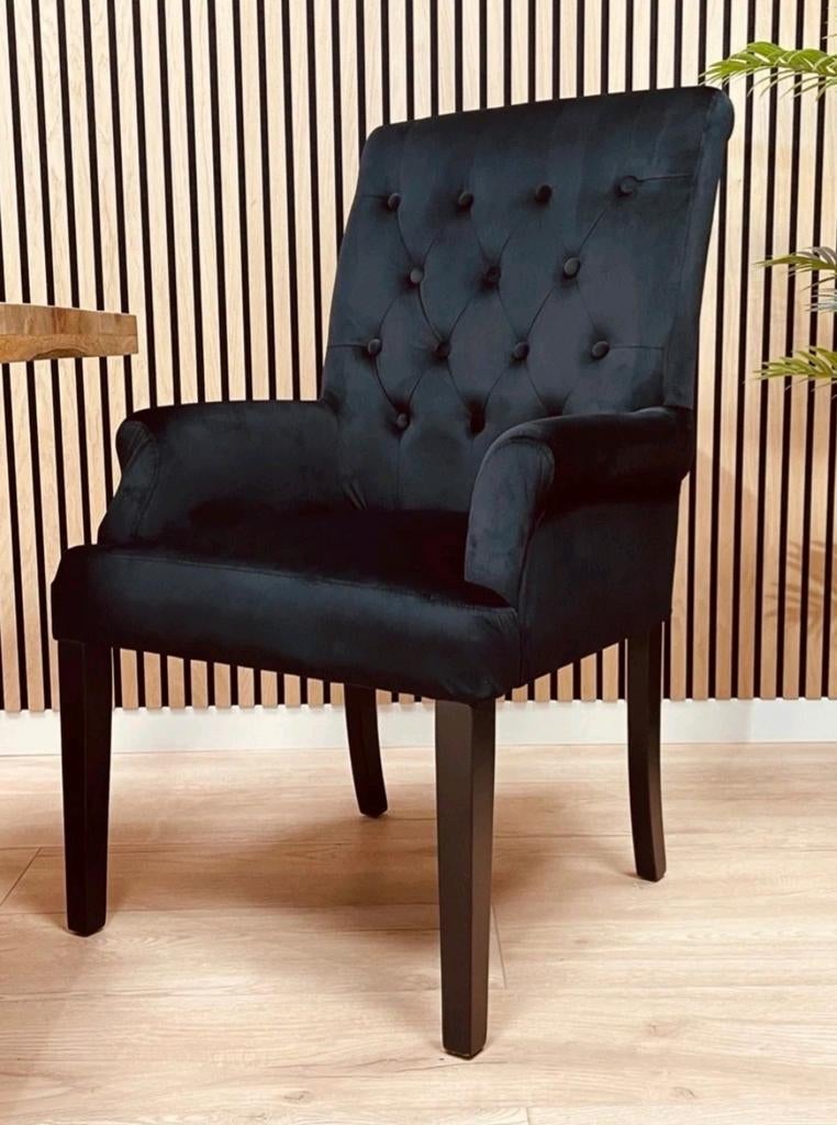 4 zwarte velours velvet  gecapitonneerd barok stoelen, Huis en Inrichting, Complete eetkamers, Ophalen, Zo goed als nieuw, Landelijk, goth, barok, luxe