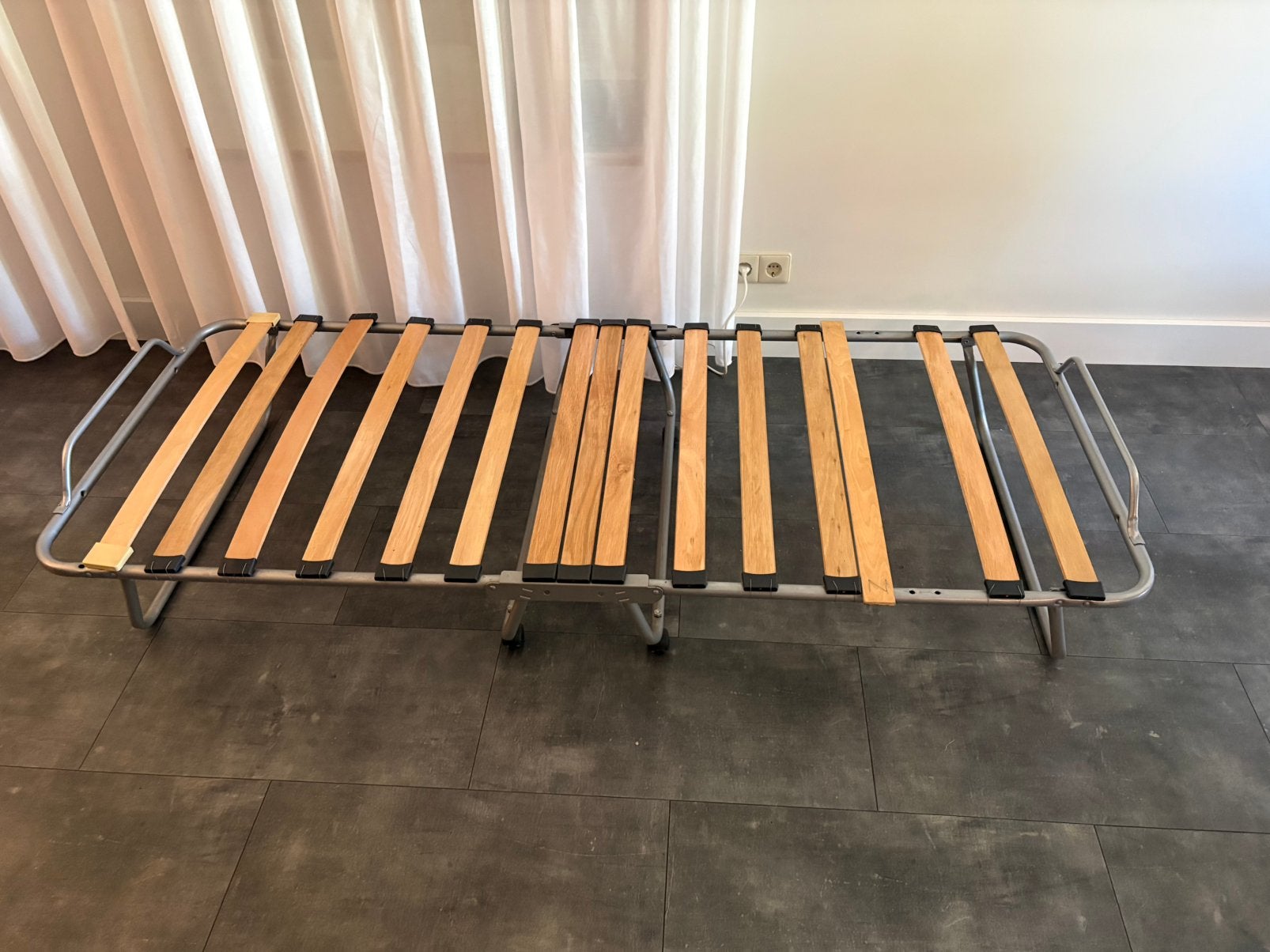 Vouwbed, Ophalen, Eenpersoons, 190 cm of minder, Zo goed als nieuw