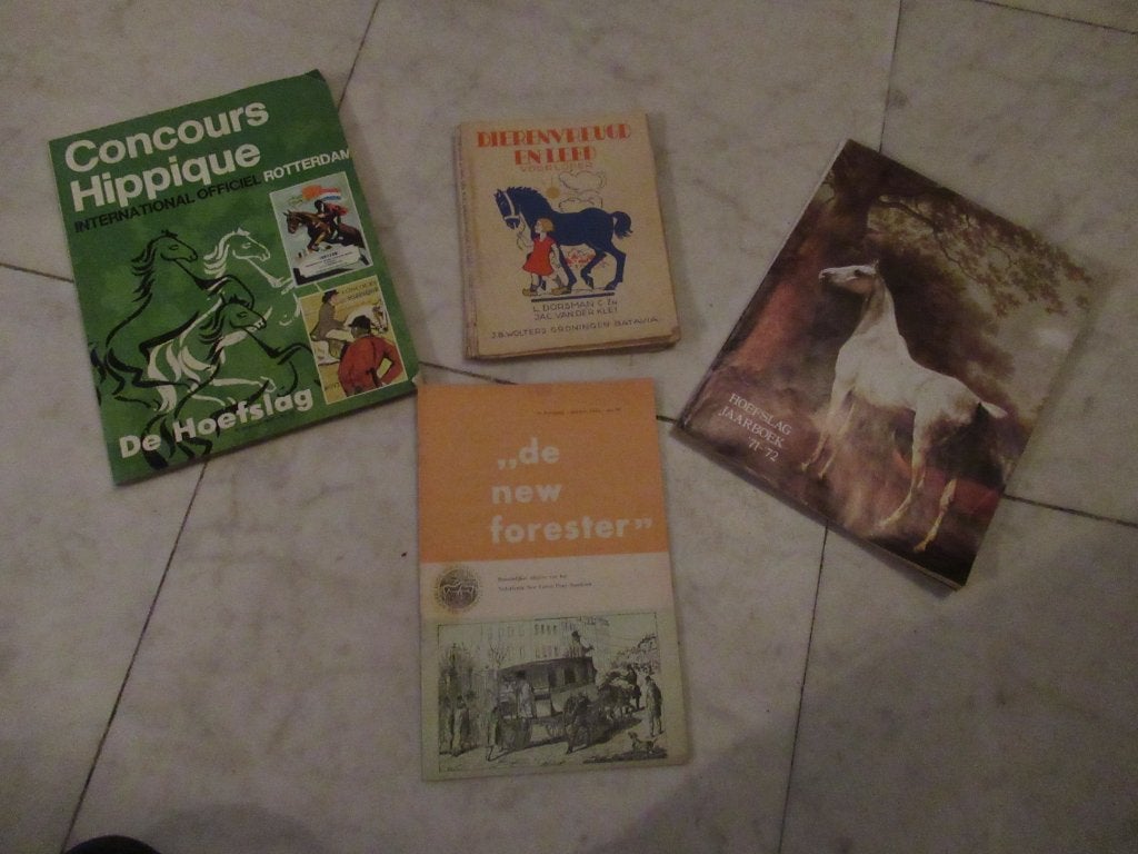 4   Boeken over Paarden, Gelezen, Allerlei, Ophalen of Verzenden, Paarden of Pony's