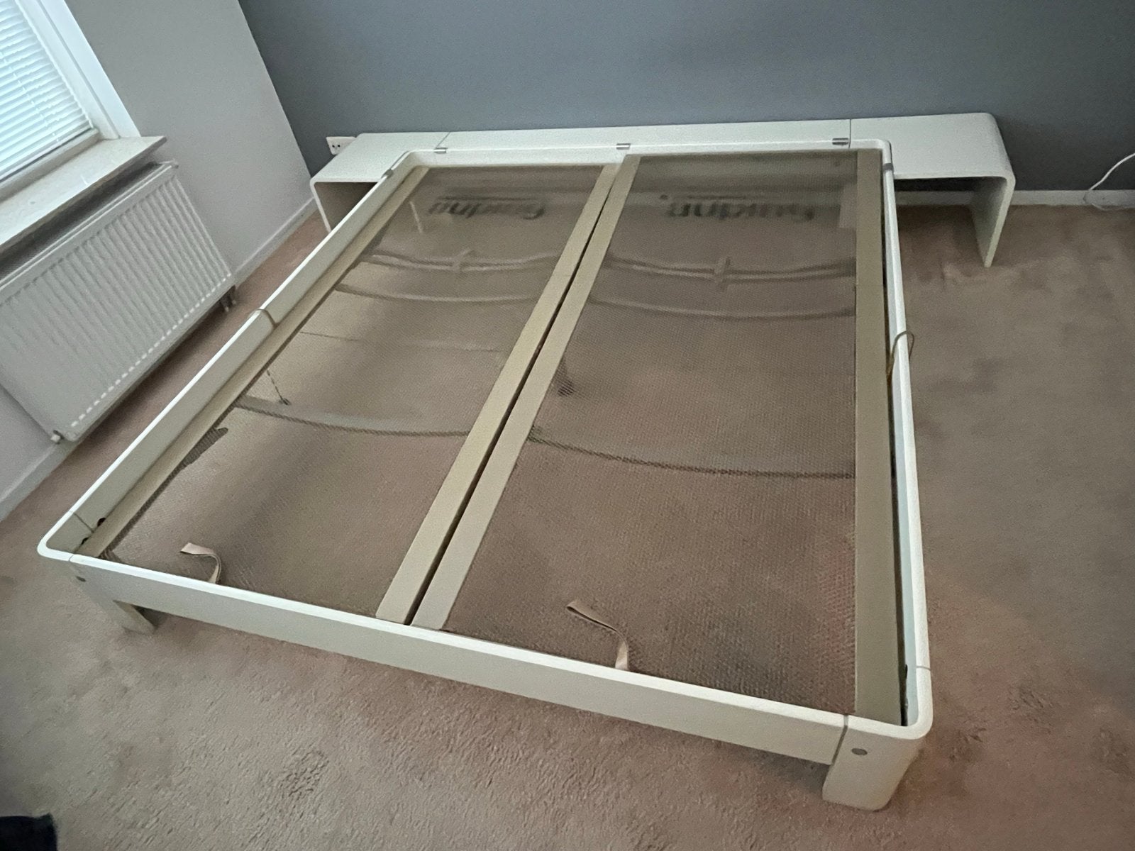 Auping Auronde bed 180x200cm met achterwand, Huis en Inrichting, Slaapkamer | Bedden, Gebruikt, Tweepersoons, 180 cm, 200 cm, Hout