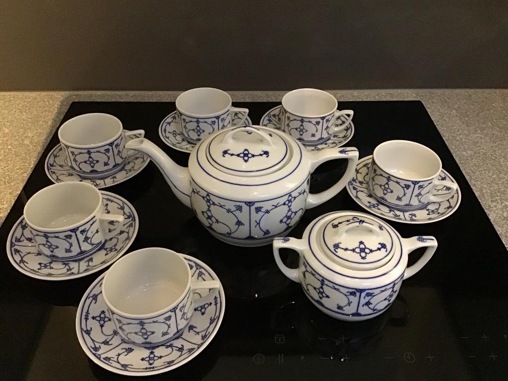 JAGER BLAU SAKS EISENBERG THEESERVIES ONGEBRUIKT 1869, Antiek en Kunst, Antiek | Servies compleet, Ophalen