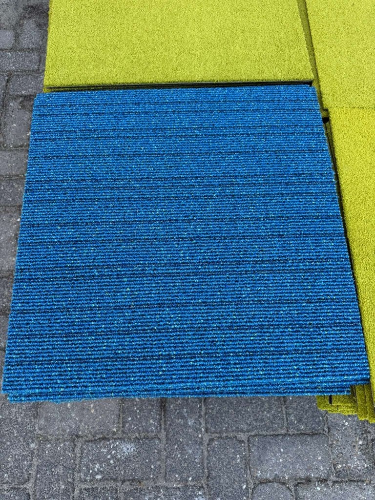 Partij gebruikte tapijttegels blauw 16m2, Gebruikt, Blauw, Niet ingevuld, Tapijttegels