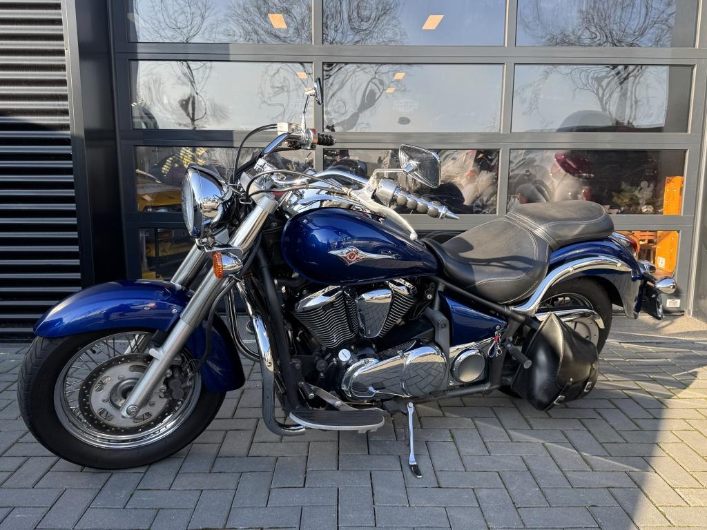 Kawasaki Chopper VN 900 Classic| 2007| BLAUW| CHROME| OPSTAP, 903 cc, 1-1, Kawasaki‑cho
673‑8666  Akashi‑shi, JP, Kawasaki, Bedrijf