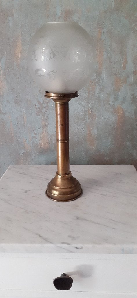 Kandelaar met bewerkte glazen bol, Ophalen, Glas