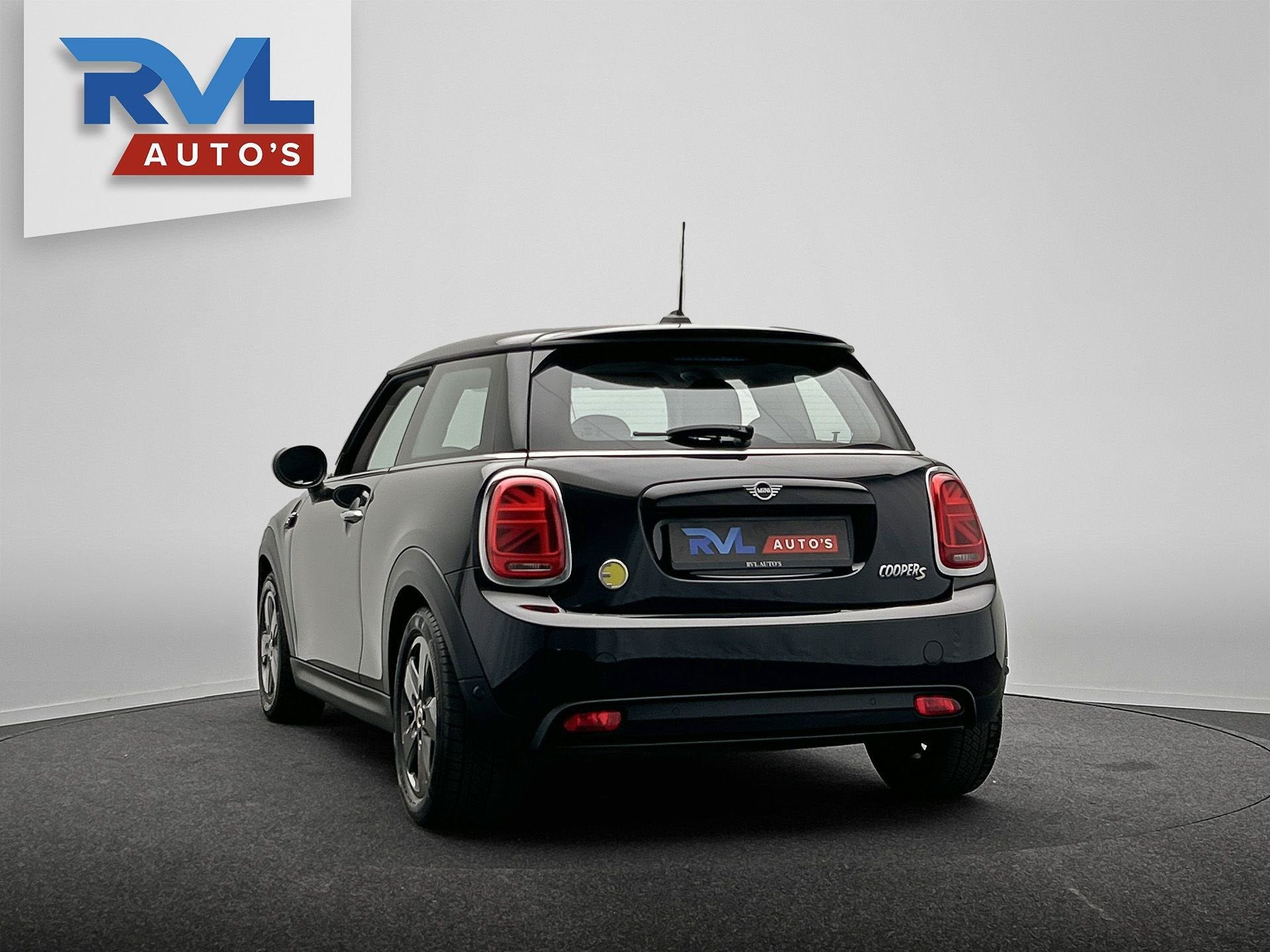 Mini Mini Electric Essential 33 kWh | Apple/Carplay | Stoelv, Stof, Gebruikt, 1340 kg, 4 stoelen