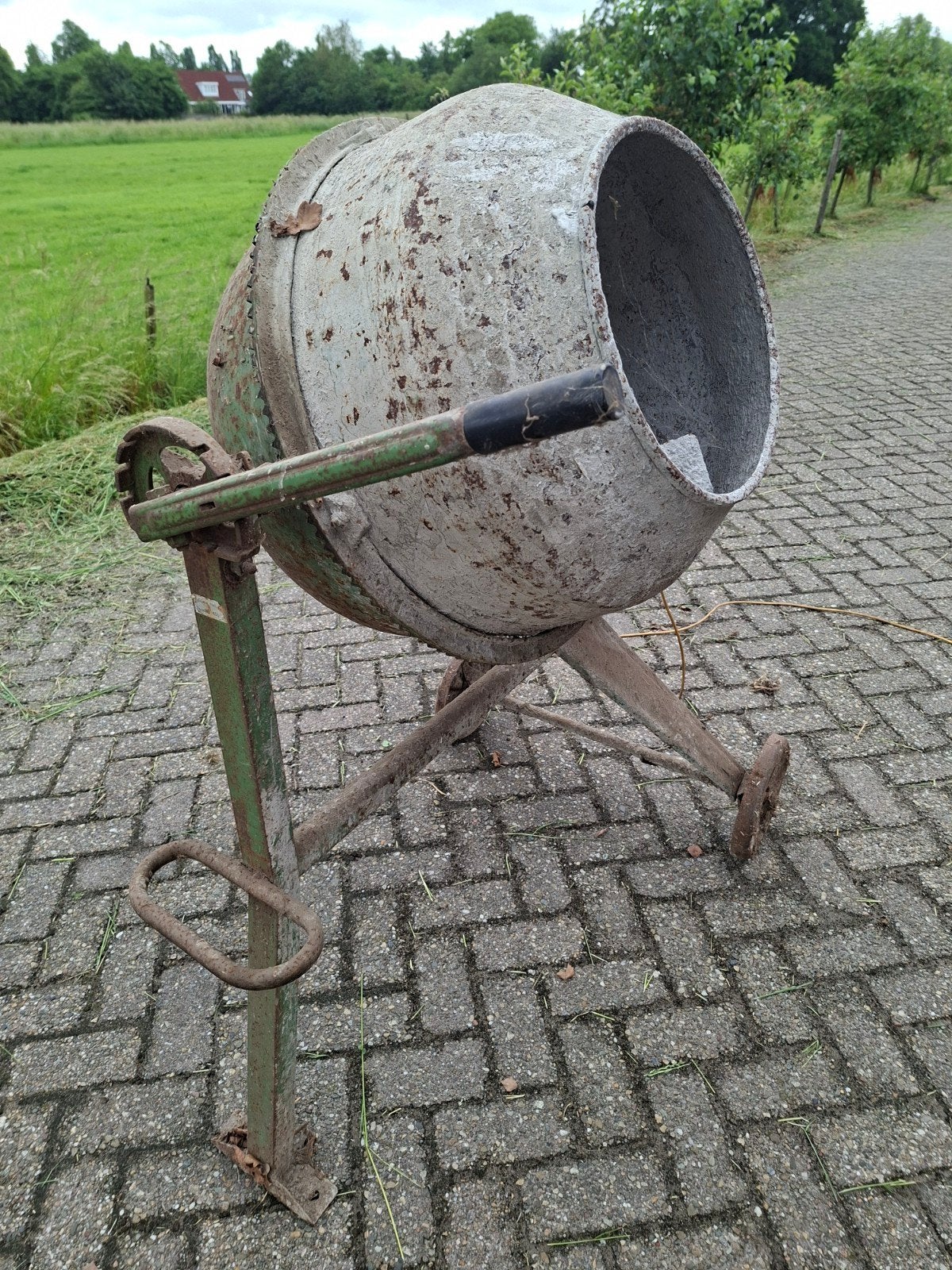 Te koop betonmolen, Doe-het-zelf en Verbouw, Betonmolens, Ophalen