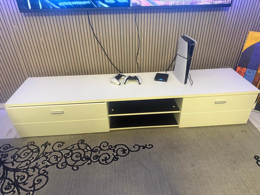 Modern wit tv-meubel met lades en open vakken, Ophalen, 150 tot 200 cm, Zo goed als nieuw, Minder dan 100 cm