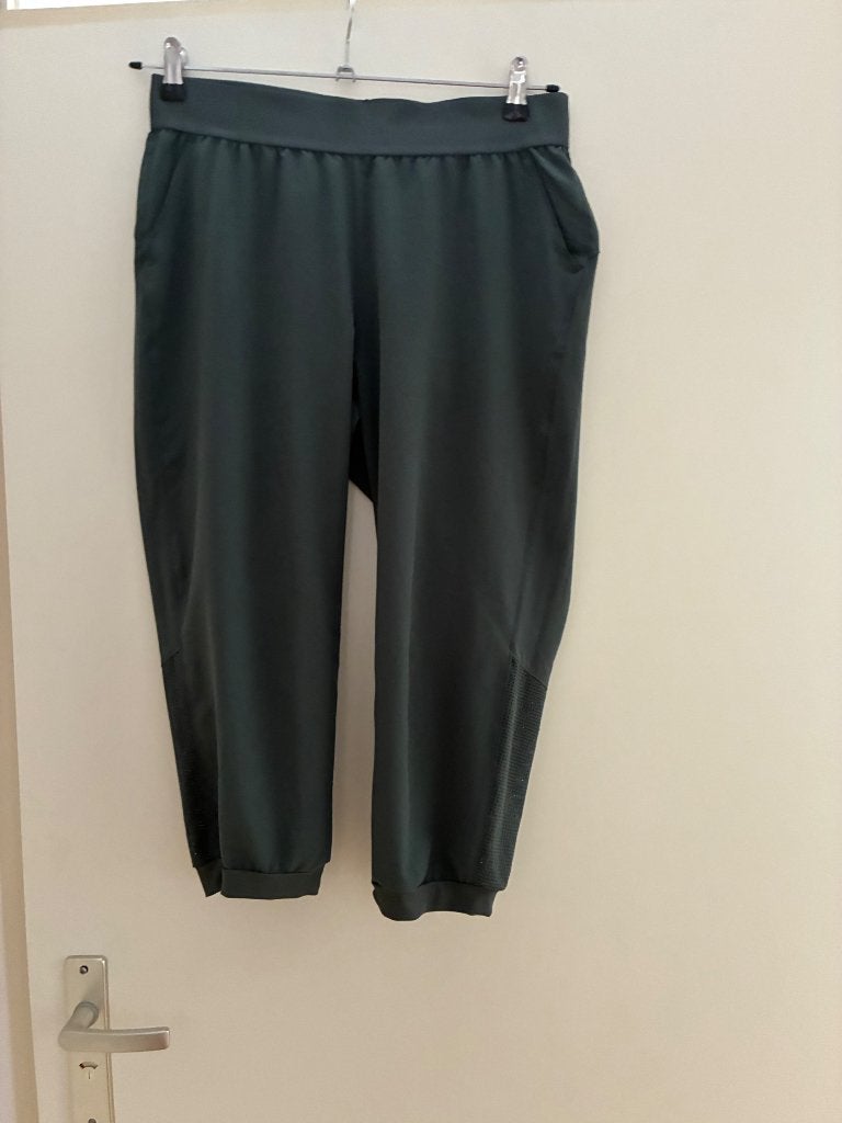 H en M sport Capri maat 40 groen, Maat 38/40 (M), Ophalen of Verzenden, Groen, Fitness of Aerobics