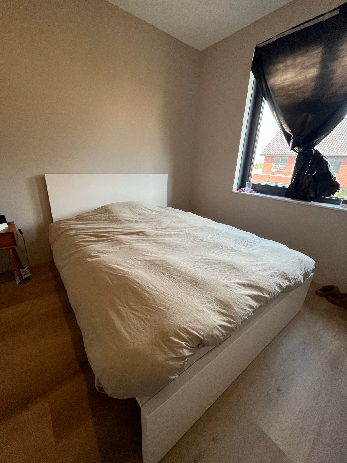 Wit bed Ikea - 140x200 cm, Huis en Inrichting, Slaapkamer | Bedden, Ophalen, Gebruikt, Wit, Tweepersoons